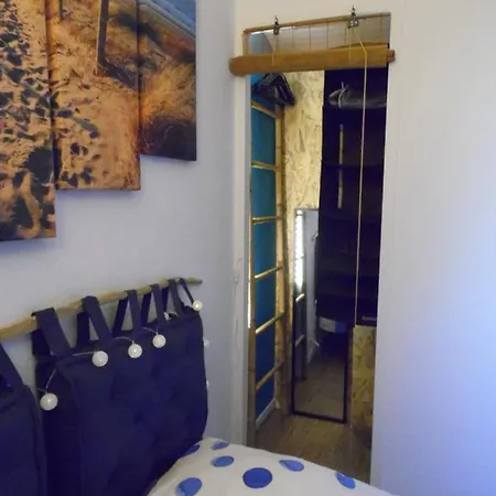 ホームステイ Chez L'habitant ポルティシオ